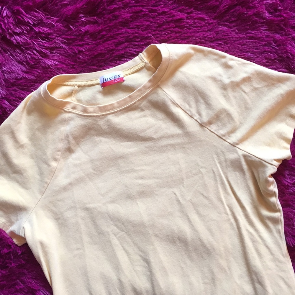 Athletic yellow t-shirt - Picture 2 of 7